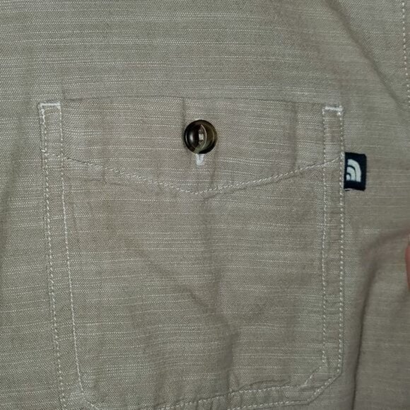 The North Face Tan Cadual Button Down Long Sleeve Pocketed Sz. L Shirt - Picture 5 of 10